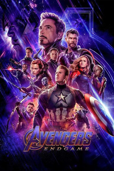 Pôster do filme: Vingadores Ultimato, contendo todos os heróis protagonistas do filme olhando para o céu enquanto são abraçados por uma luz roxa e, ao fundo, o vilão da trama, Thanos, espreita.