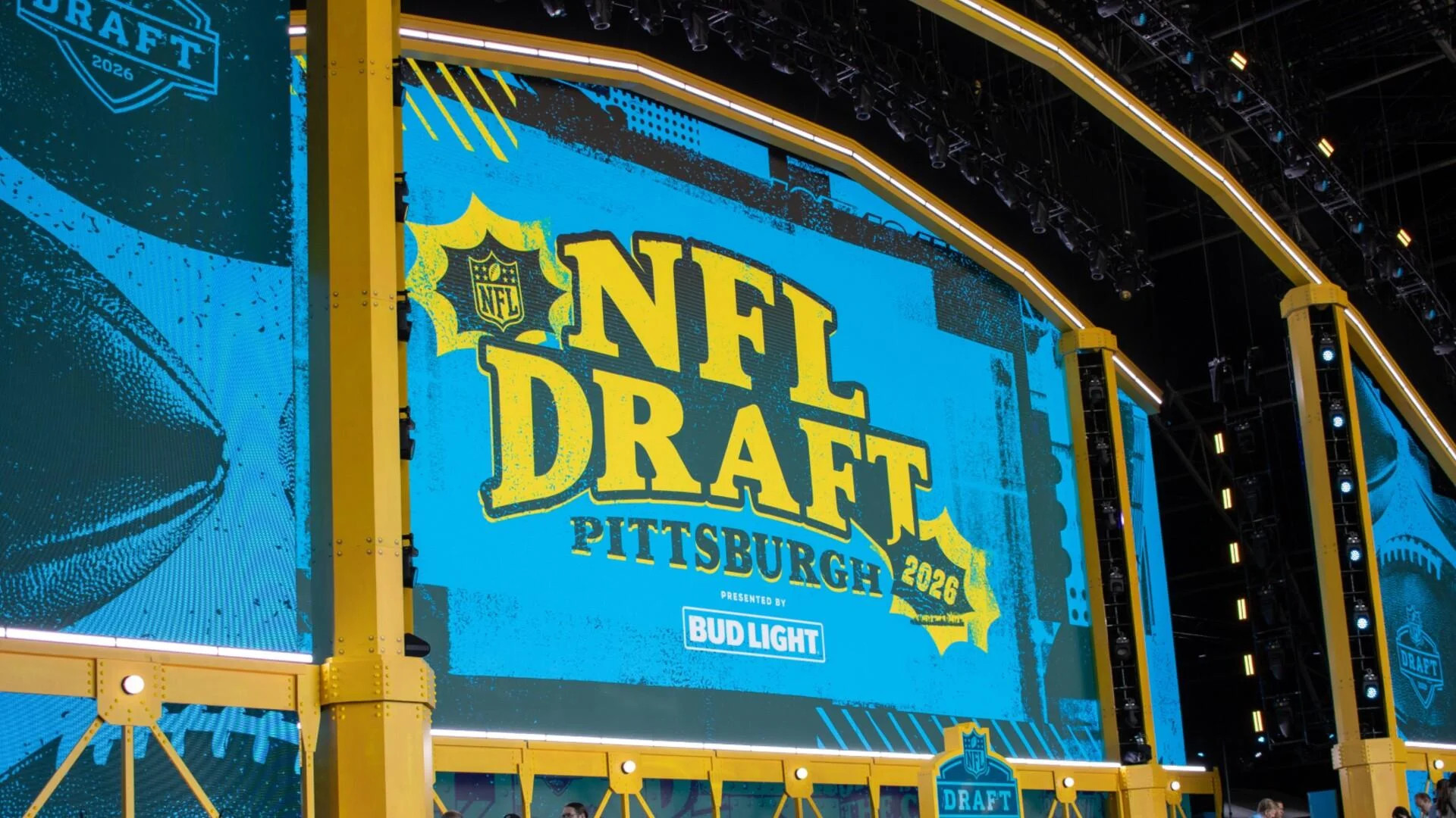 Noite de NFL draft: acompanhe todas as 32 escolhas do dia 1 ao vivo