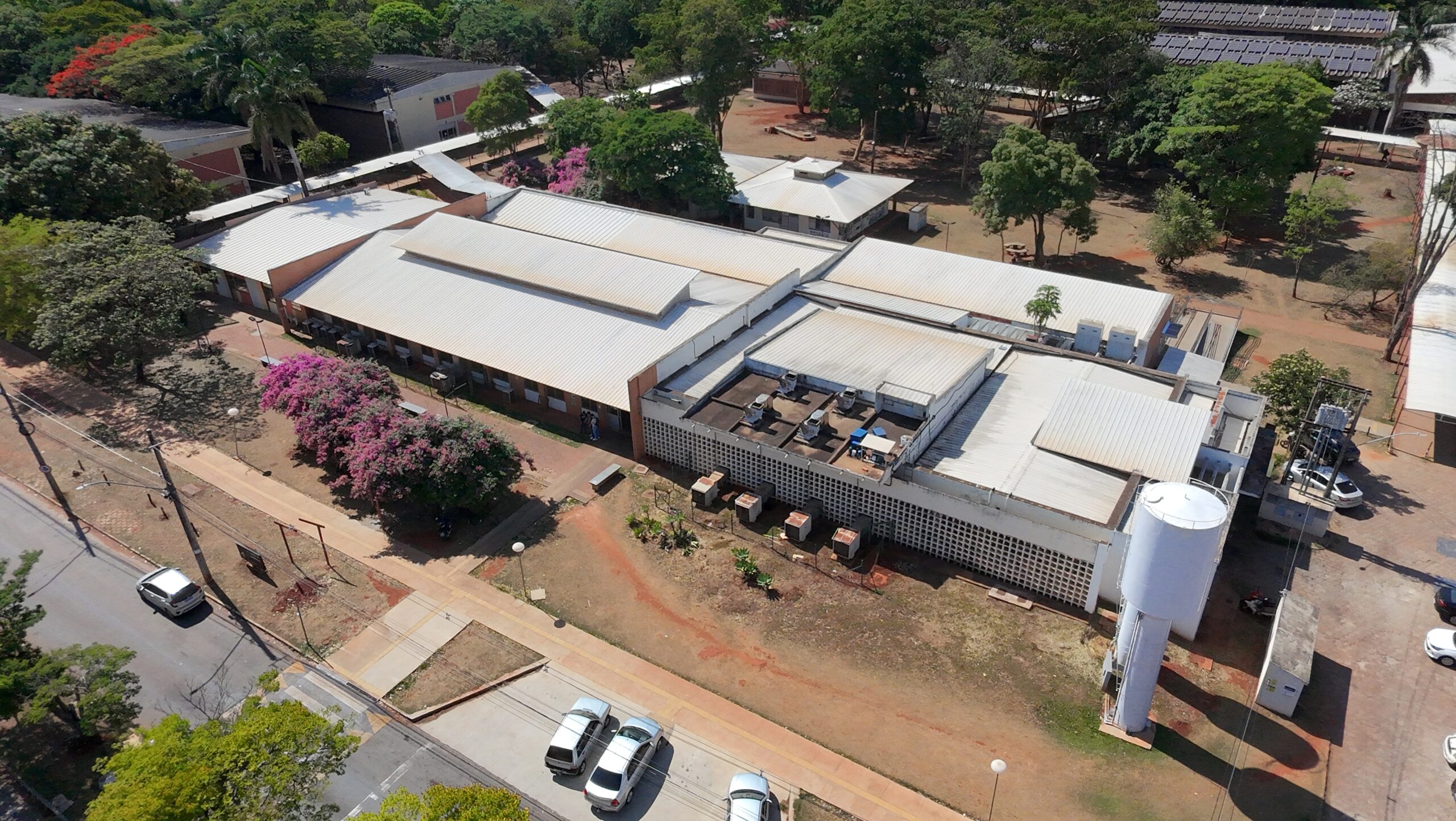 Vista aérea do Restaurante Universitário da UFG, Campus Samambaia, Goiânia