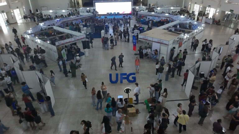 Espaço das Profissões aproxima estudantes da universidade e auxilia na escolha profissional