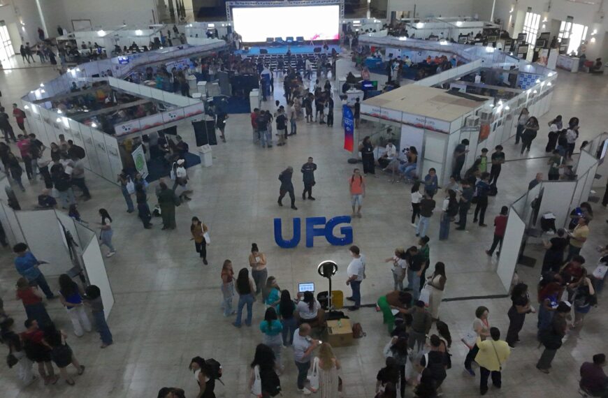 Espaço das Profissões aproxima estudantes da universidade e auxilia na escolha profissional